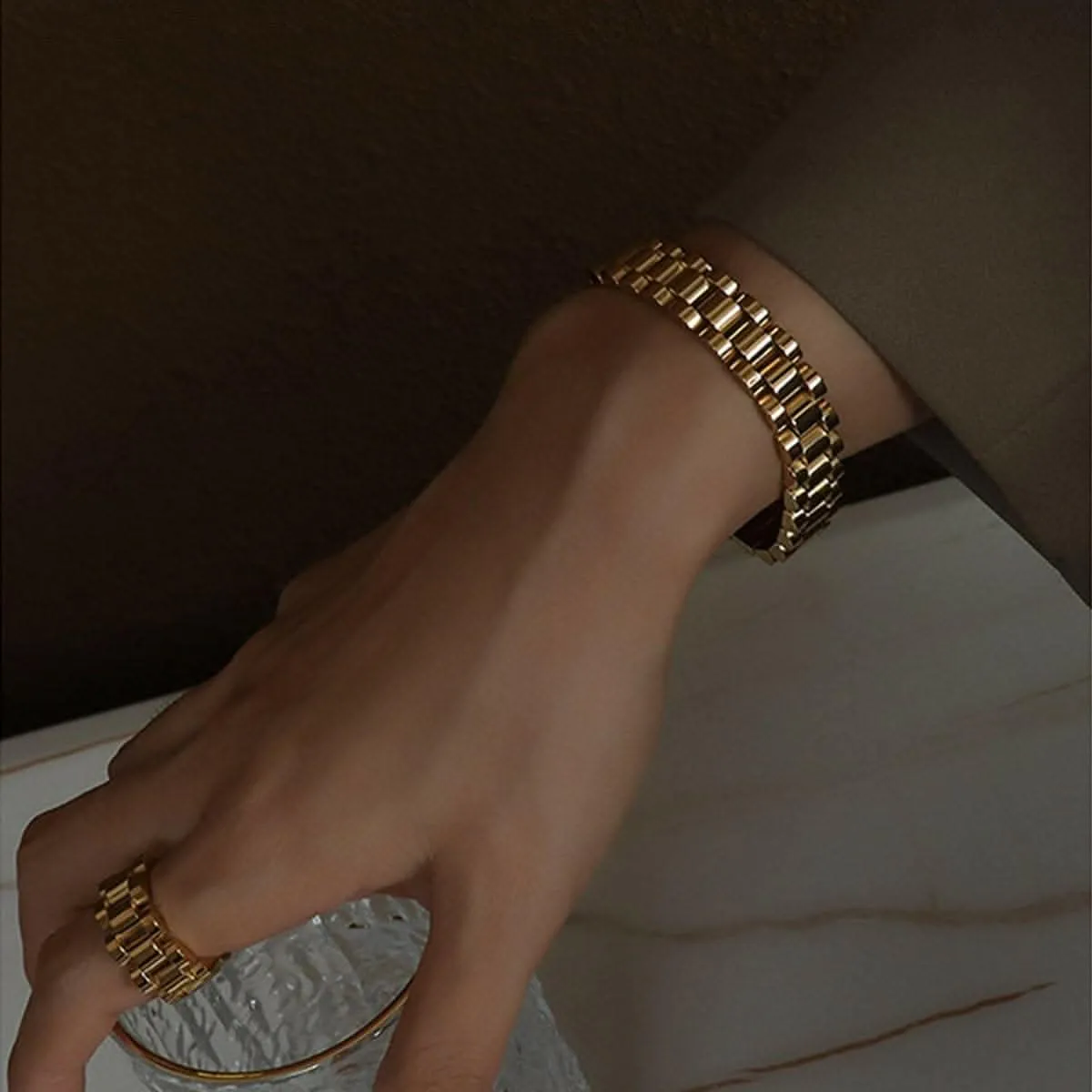 Elegant gold-plated titanium bracelet