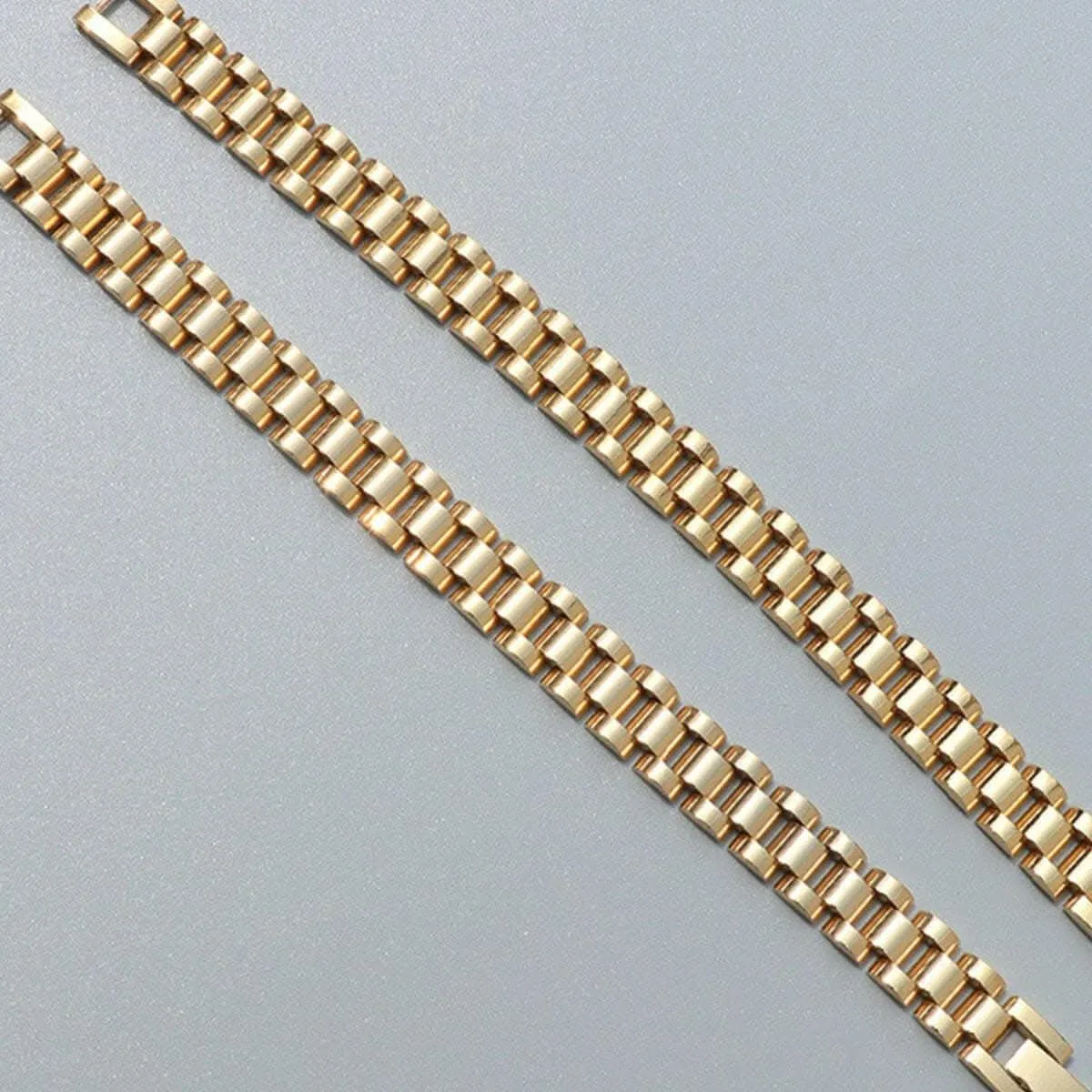 Elegant gold-plated titanium bracelet
